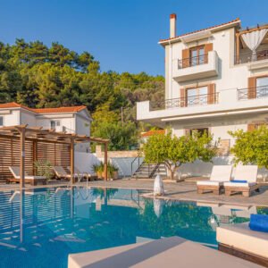 House for rent for 11 people in Kokari