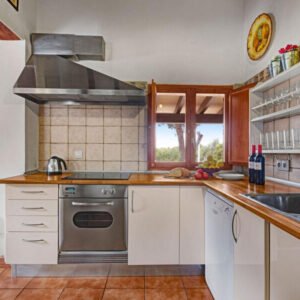 Majorcan House with Pool, Garden and Wi-Fi near El Arenal